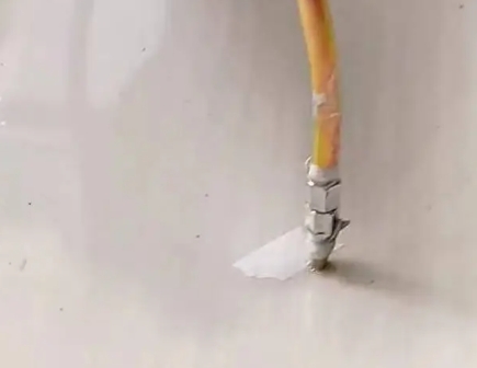 旺苍瓷砖空鼓维修公司专业解答在瓷砖铺贴过程中，如果使用的砂料过粗（如全部使用了粗砂），可能会导致以下问题