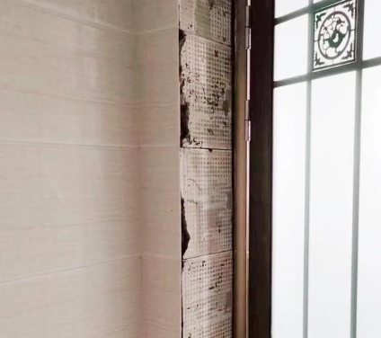 旺苍瓷砖空鼓免砸砖维修公司分享吸水砖泡水时间不够或过长都会对瓷砖铺贴效果产生影响